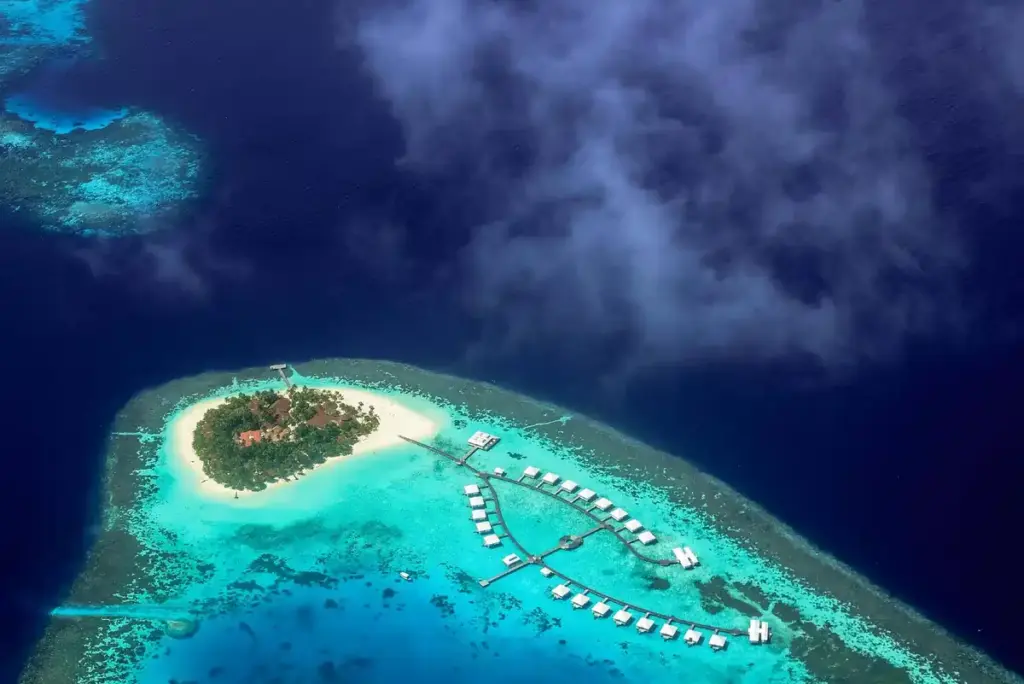 8 Best Beach Vacations in the World 2 Maldives