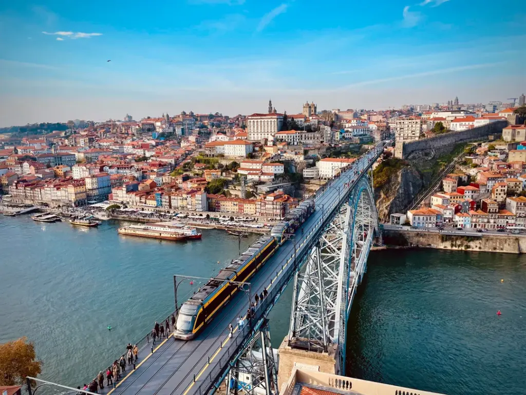 Travel Solo - 12 Best Places 2 Portugal travel solo